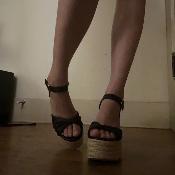 Margreth Sandal - Picture 5 of 6